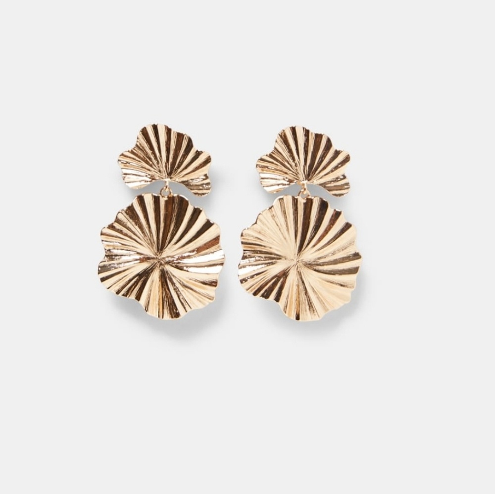 Golden Flower Dangle Drop Earrings - Picture 3 of 5